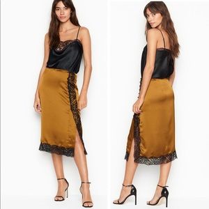 Large Victoria Secret Side Slit Button Midi Skirt